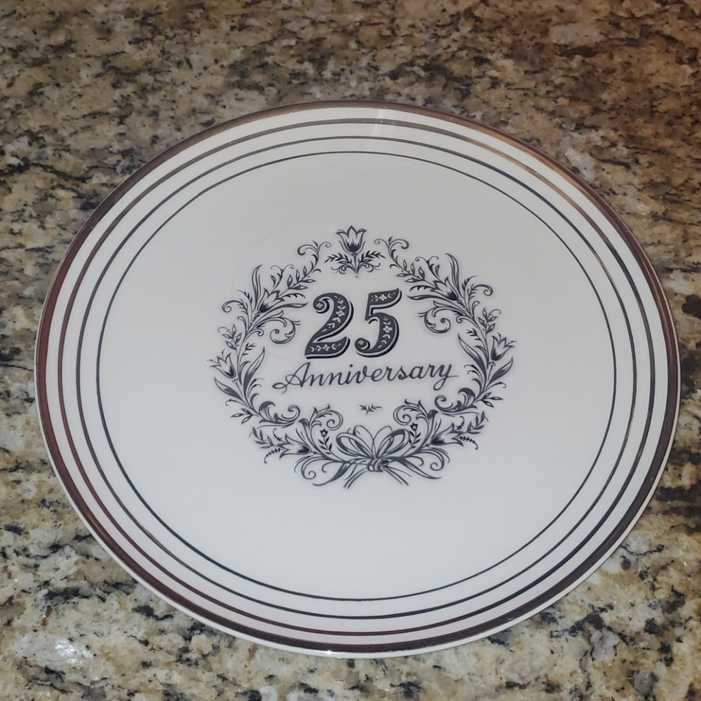 0219 Taylor Smith 25Th Anniversary 10" Plate